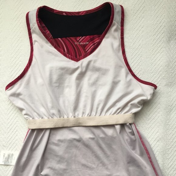 Columbia Sport / Yoga Tank Top w/Back Pocket Lined - Picture 6 of 6